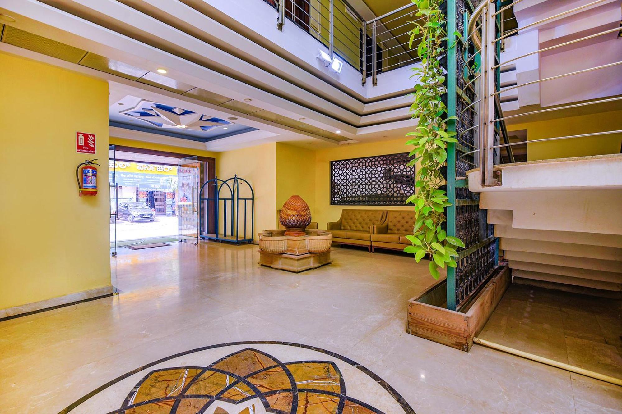 FabHotel Phoenix Resorts Bangalore Buitenkant foto